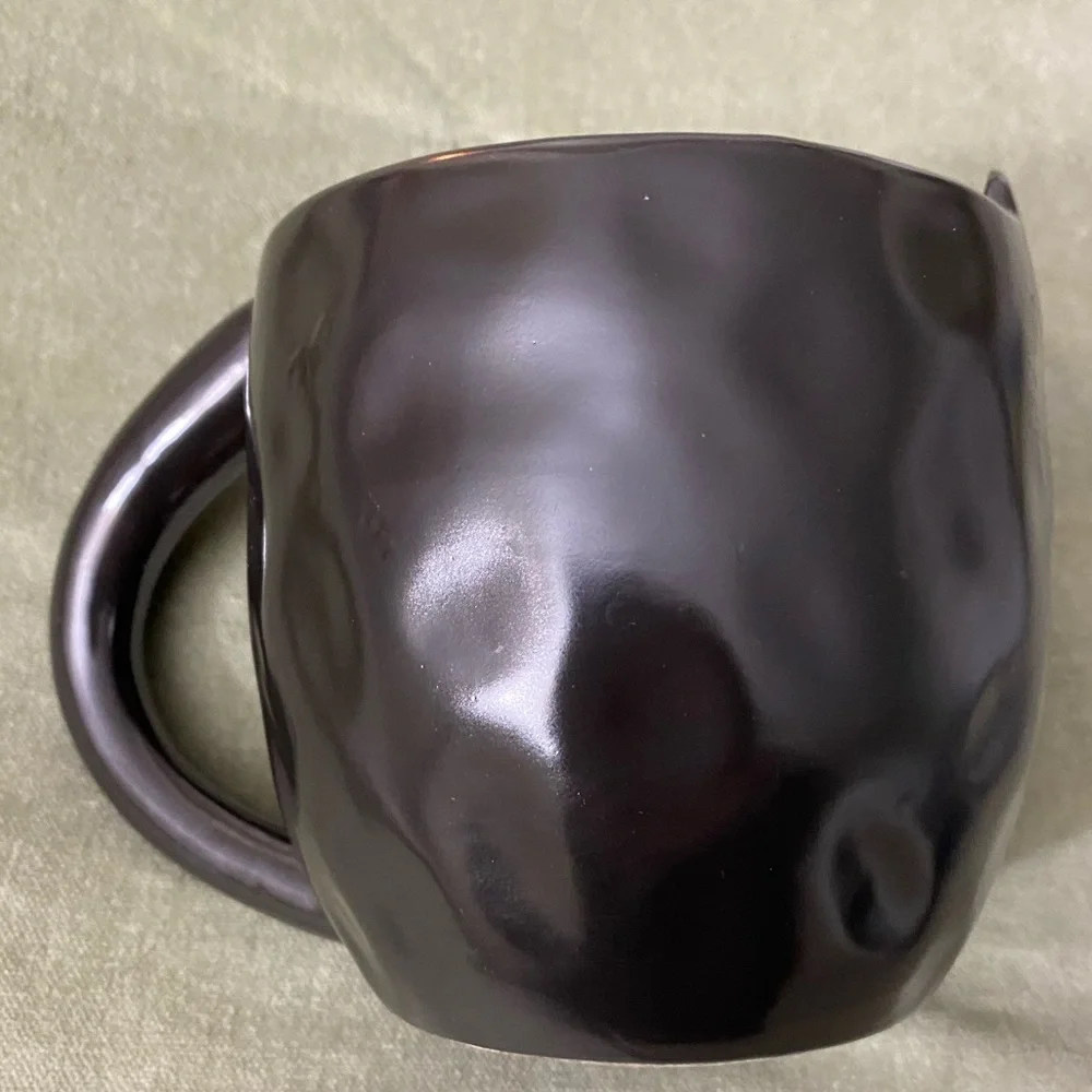 Black cat coffee tea mug Oversize 18 oz hammered textured surface tiny ears UBM